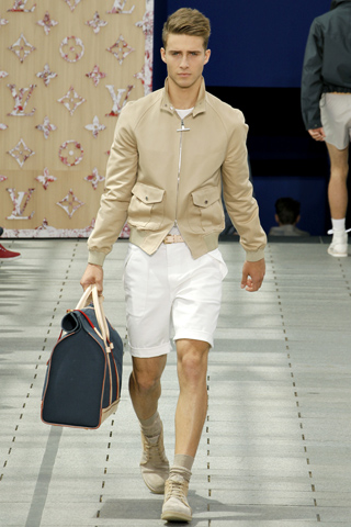 Louis Vuitton / - 2012